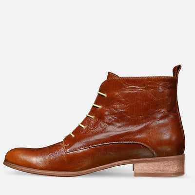 Brown_leather_lace_up_boots_for_women