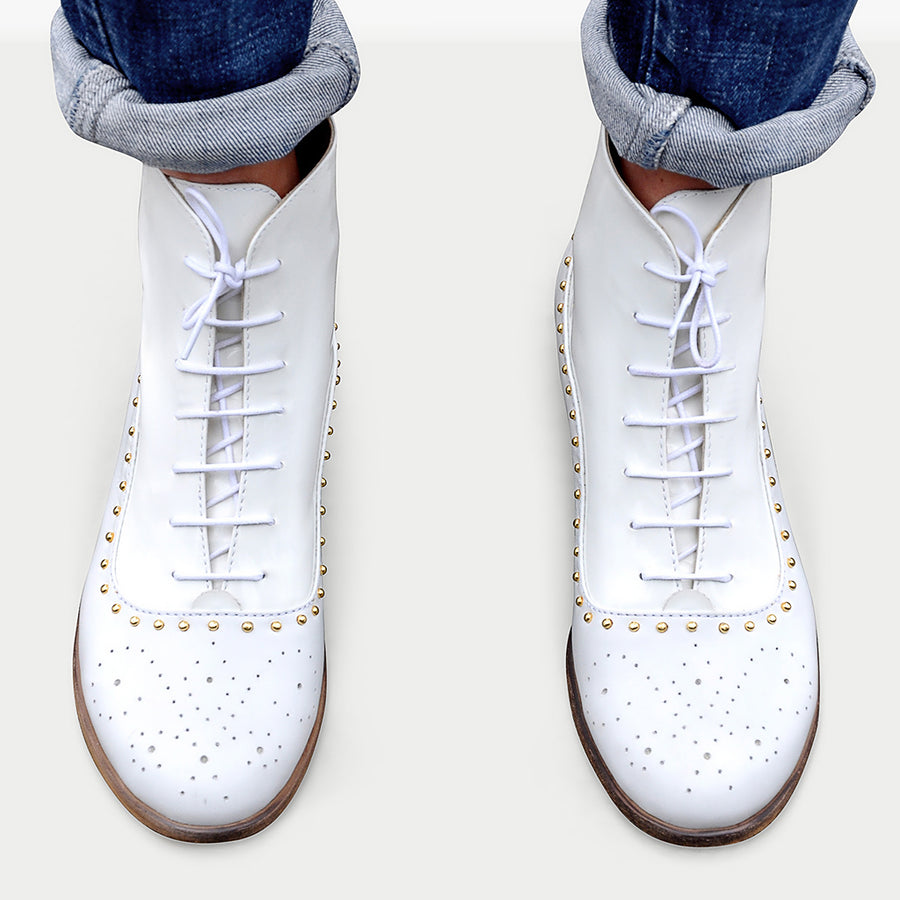 white boots for women