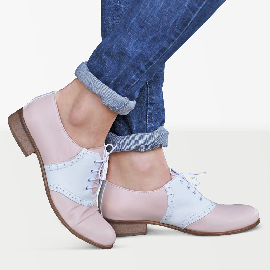Women's Classic Saddle Oxfords - Timeless Leather Lace-Up Shoes For Everyday Style